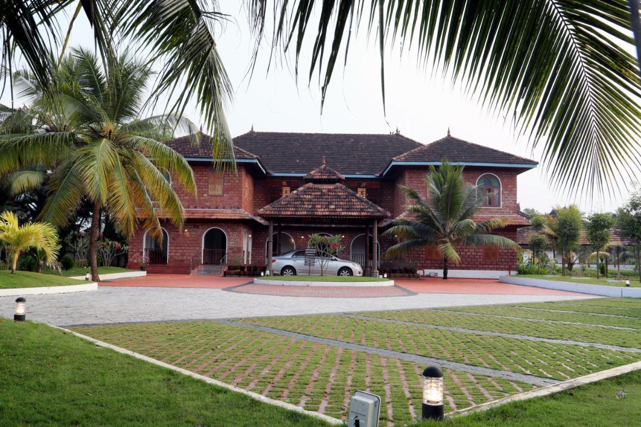 Kumarakom Heritage Resort Kottayam Exterior foto